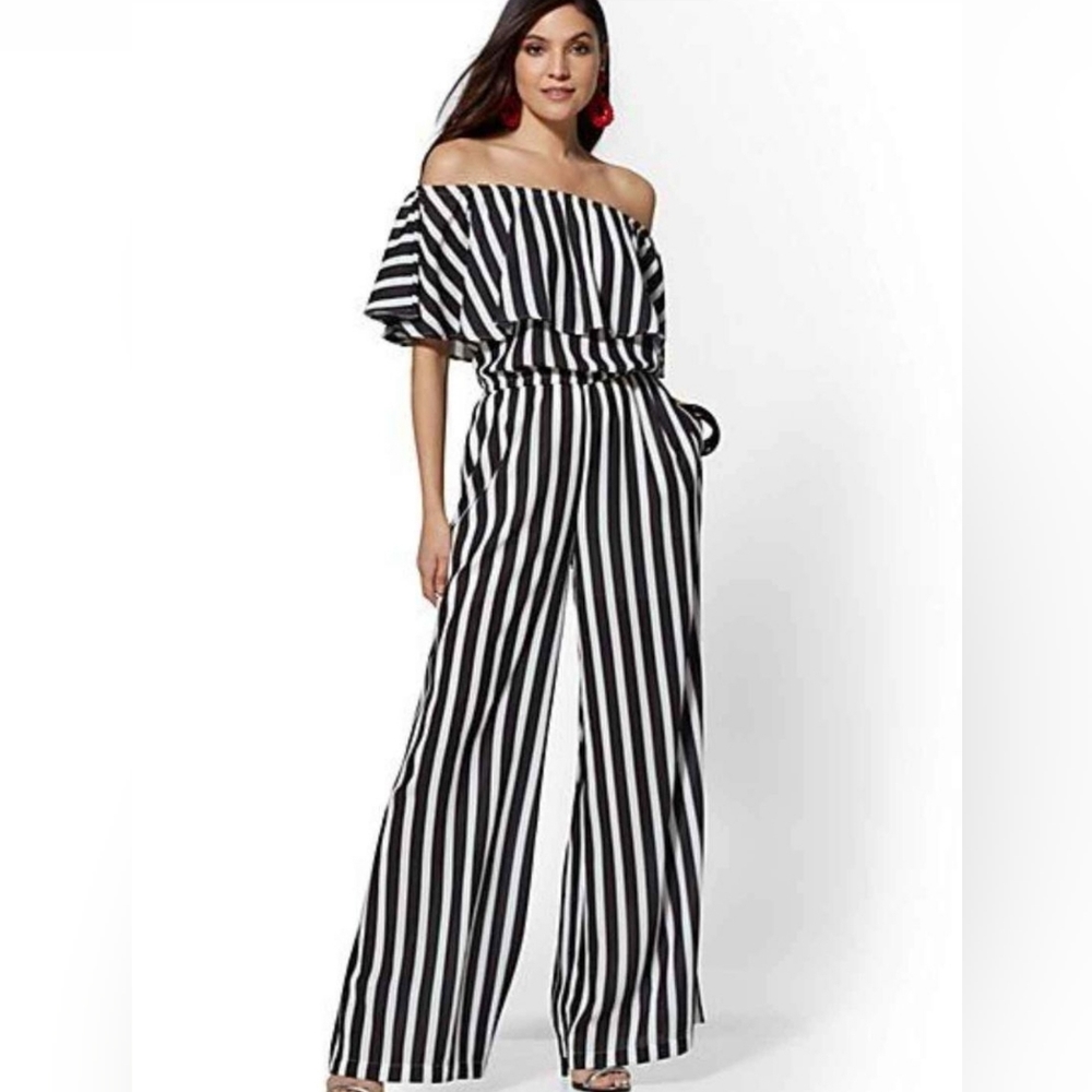 NWT-New York & Company Jumpsuit Size Medium